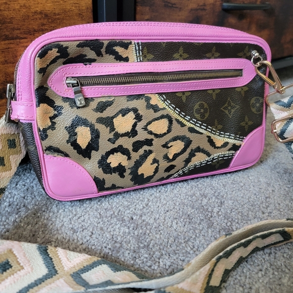 Louis Vuitton Handbags - SALE🎉 RARE Authentic LV Marly Draggone clutch bag To Crossbody